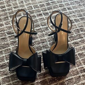 MACH & MACH Black Bow Heels